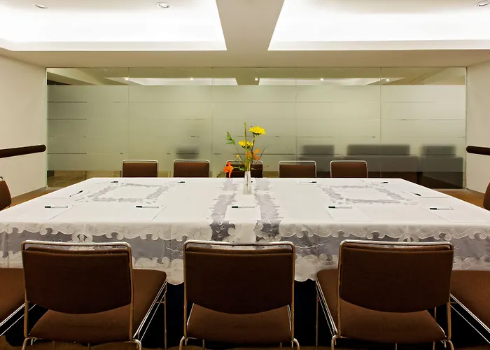 City-plaza Universidad By Ihg