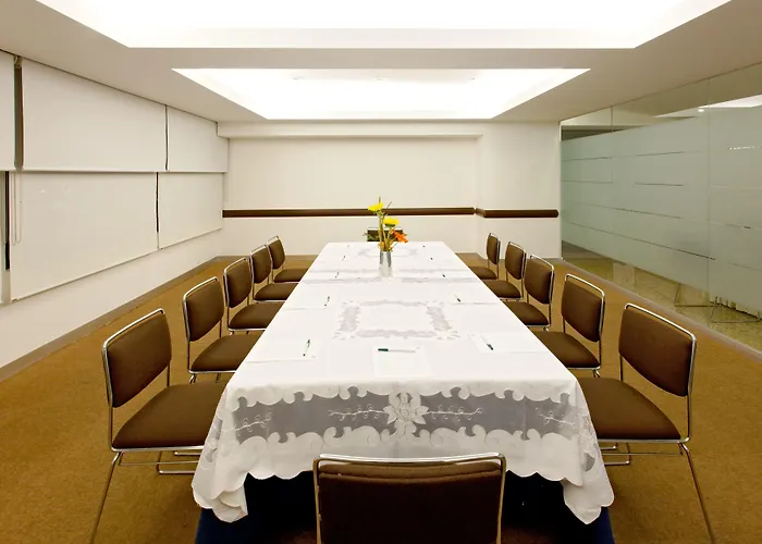 Hotel City-plaza Universidad By Ihg