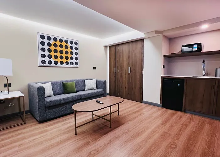 City-plaza Universidad By Ihg Hotel