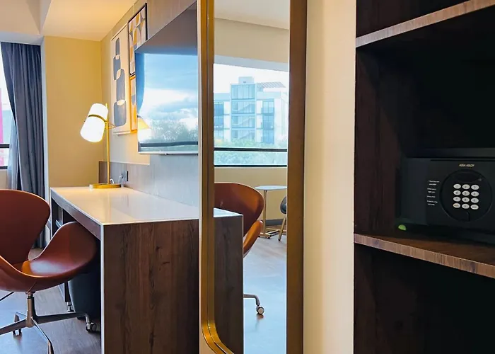 Hotel City-plaza Universidad By Ihg 4*
