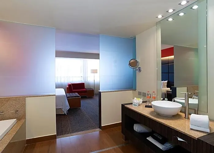 Hotel City-plaza Universidad By Ihg 4*