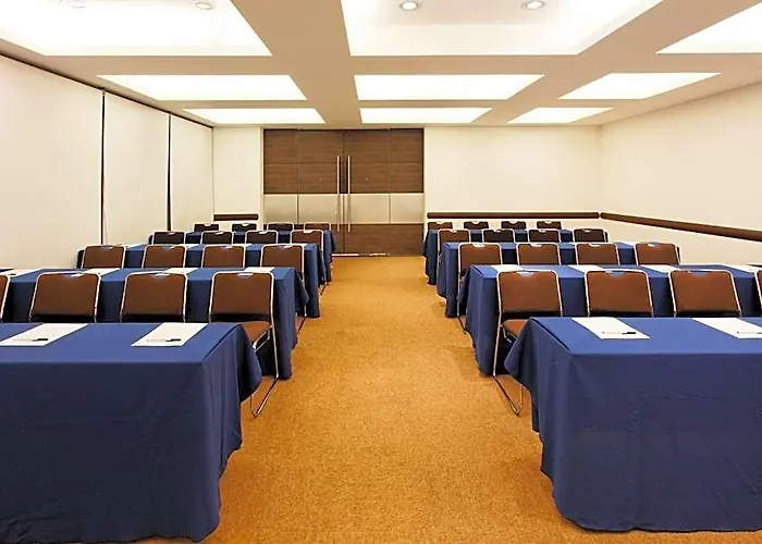 City-plaza Universidad By Ihg Hotel
