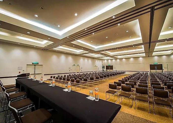 Hotel City-plaza Universidad By Ihg 4*