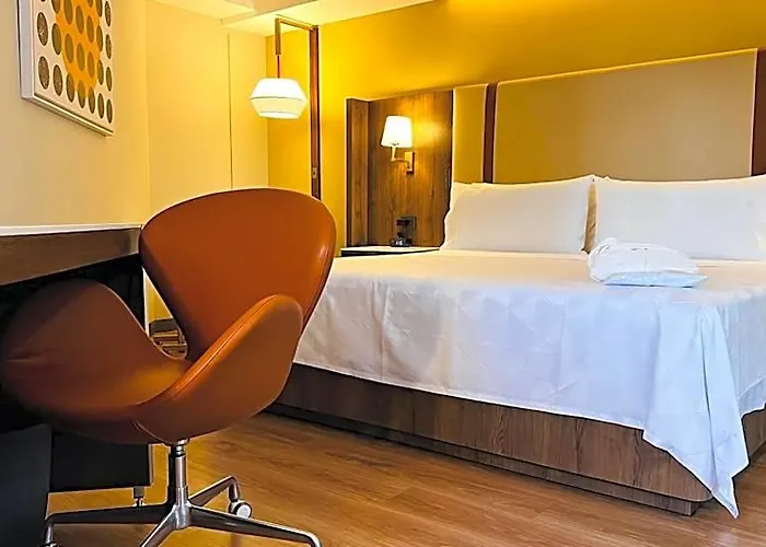 Hotel City-plaza Universidad By Ihg 4*